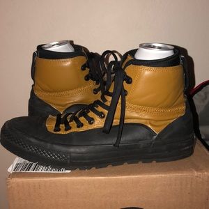 Converse snow boots men's size 13